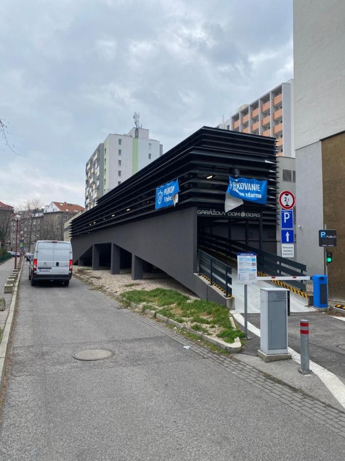 Sweet Home By Zoom Apartments Pressburg Exterior foto
